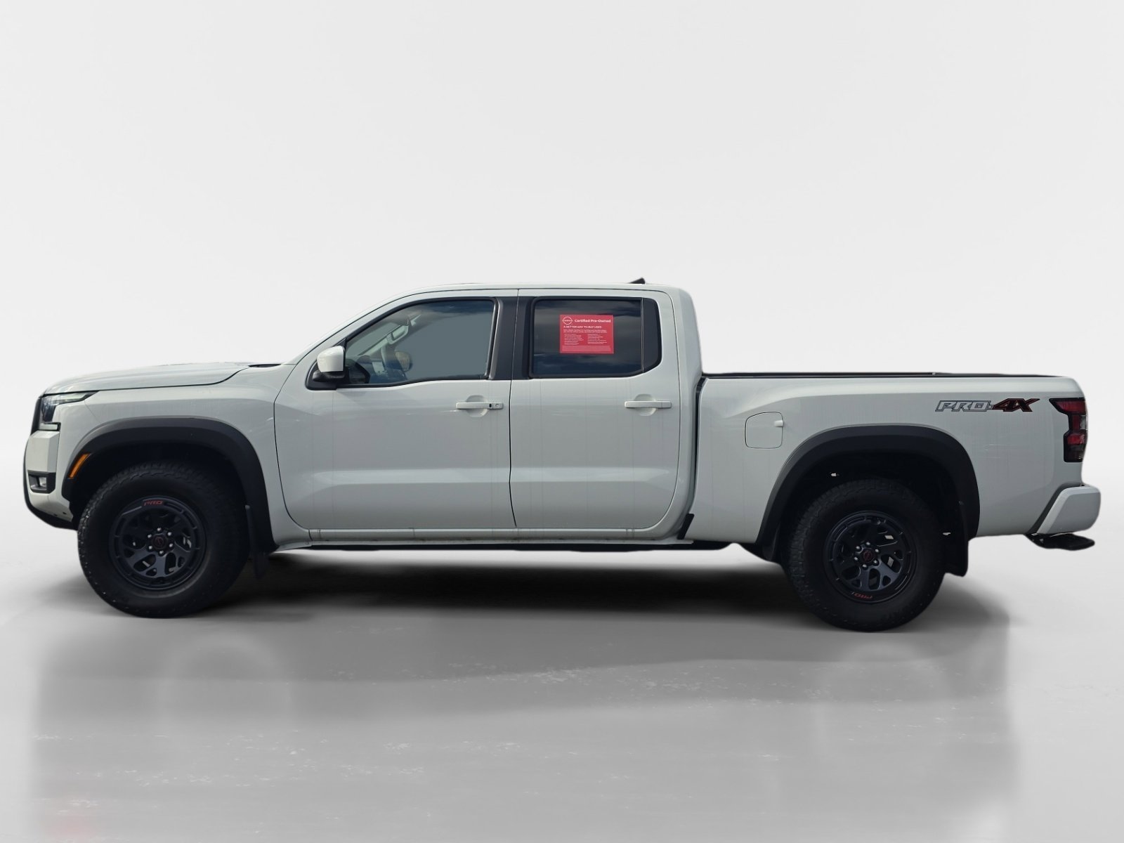 Used 2025 Nissan Frontier PRO-4X image 2