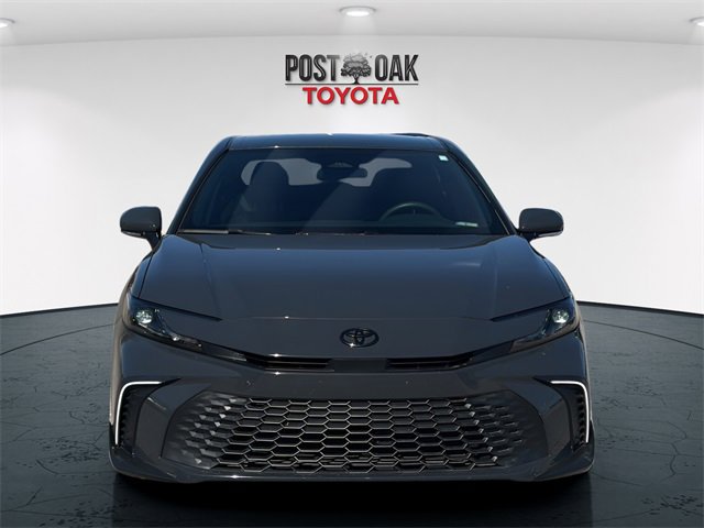 Used 2025 Toyota Camry SE image 2