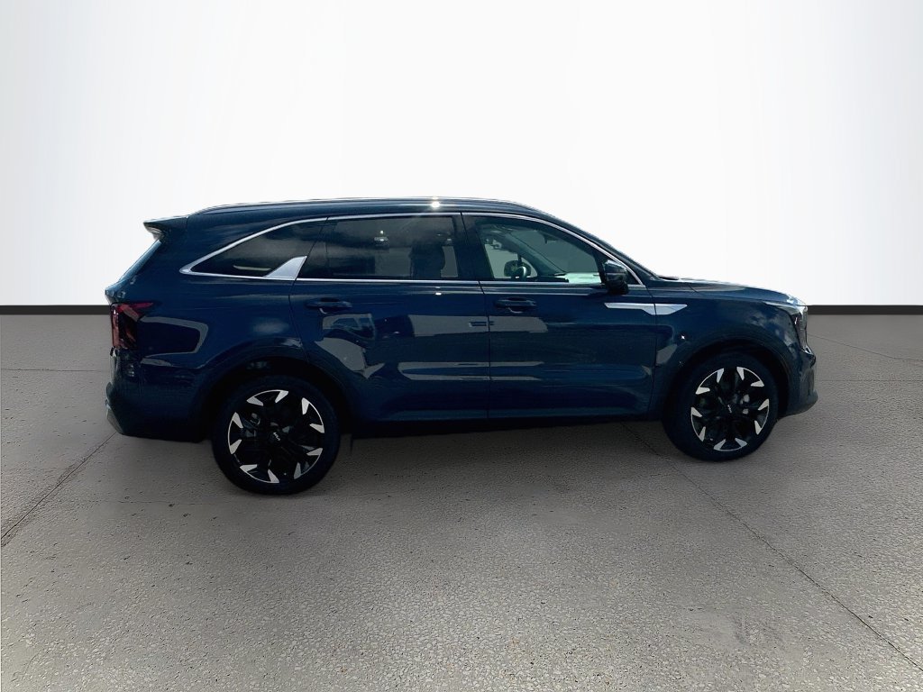 Certified 2025 Kia Sorento EX w/ Panoramic Sunroof Package FWD image 8