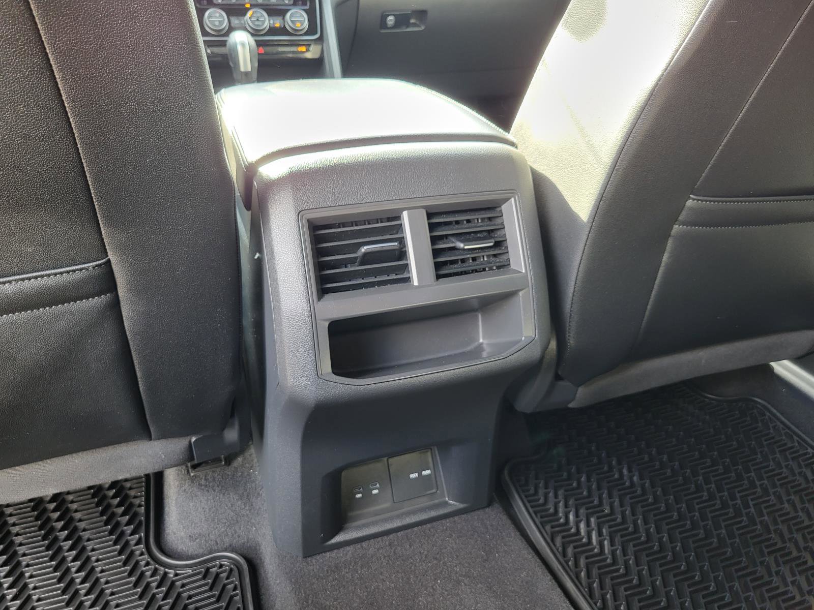 Used 2023 Volkswagen Atlas Cross Sport SE image 15