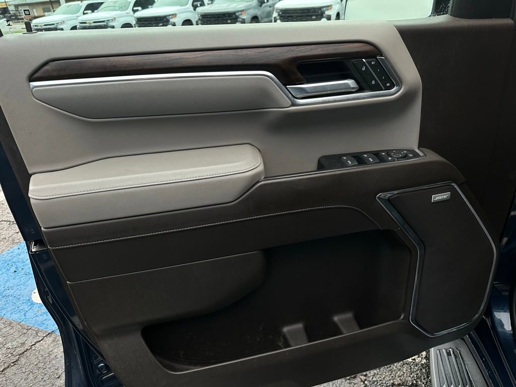 Used 2023 GMC Sierra 1500 SLT w/ SLT Premium Package AWD/4WD image 11