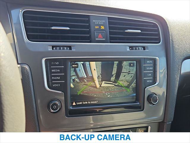 Used 2016 Volkswagen e-Golf SE w/ DC Fast Charging Package FWD image 18
