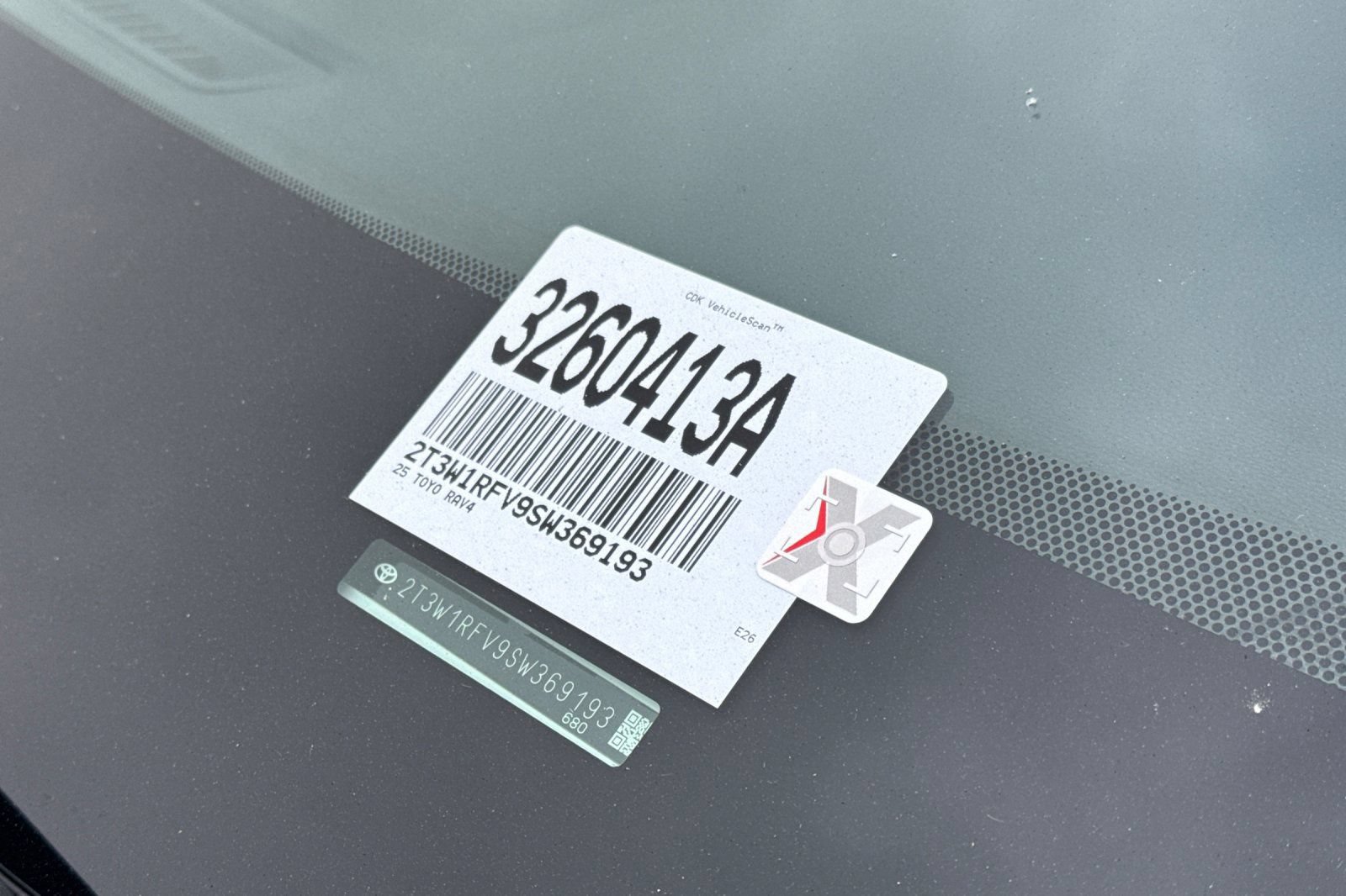 Used 2025 Toyota RAV4 XLE FWD image 28