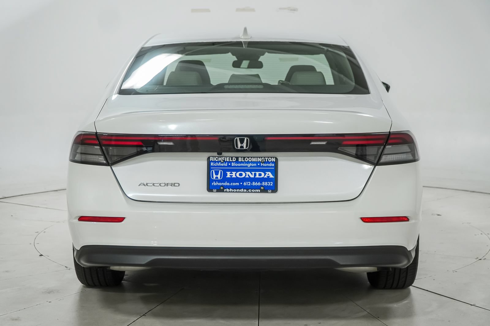 Used 2023 Honda Accord EX image 9