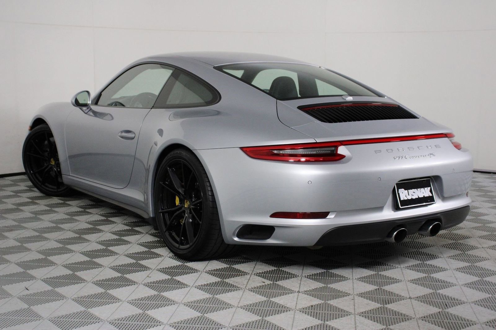 Certified 2017 Porsche 911 Carrera 4S image 3