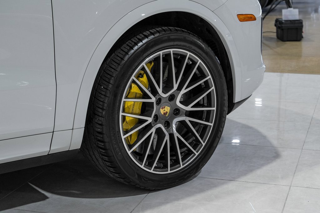 Used 2020 Porsche Cayenne Turbo image 52