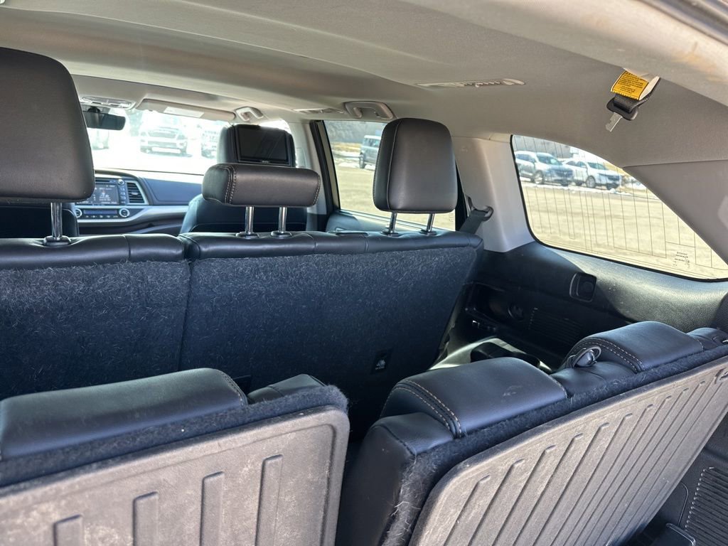 Used 2017 Toyota Highlander XLE image 16