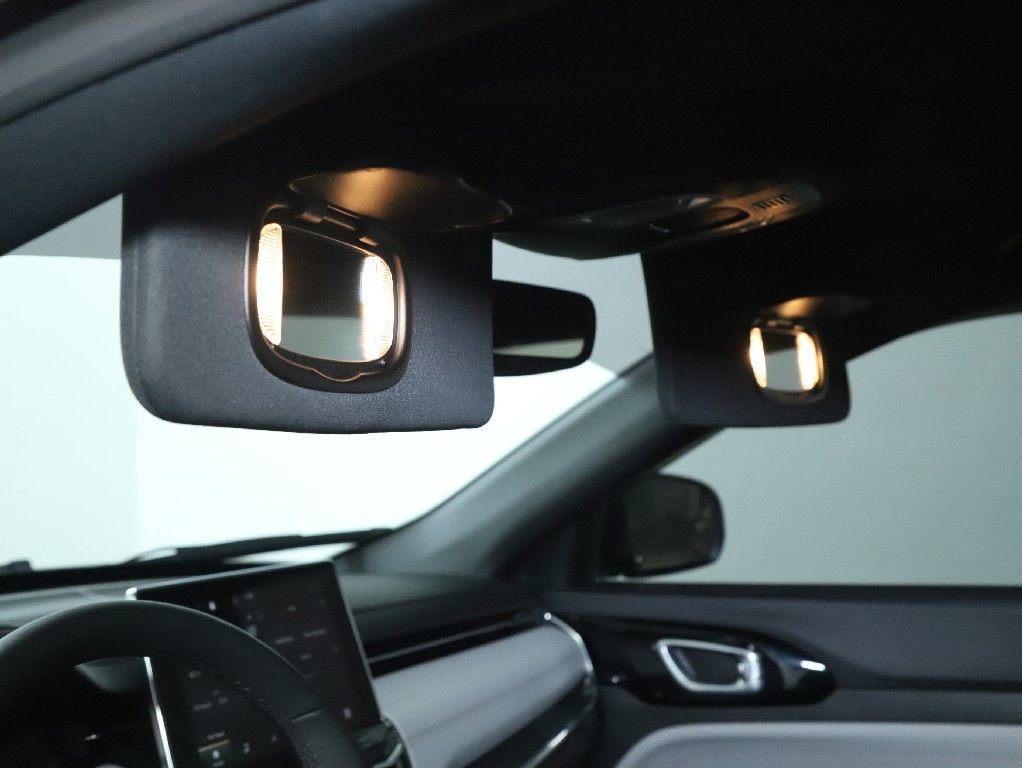 Used 2024 Jeep Compass Limited image 19