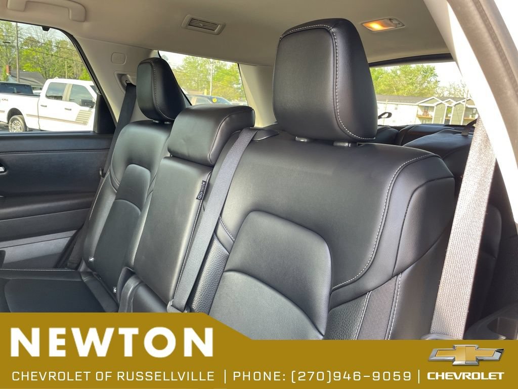 Used 2025 Nissan Pathfinder SL AWD/4WD image 44