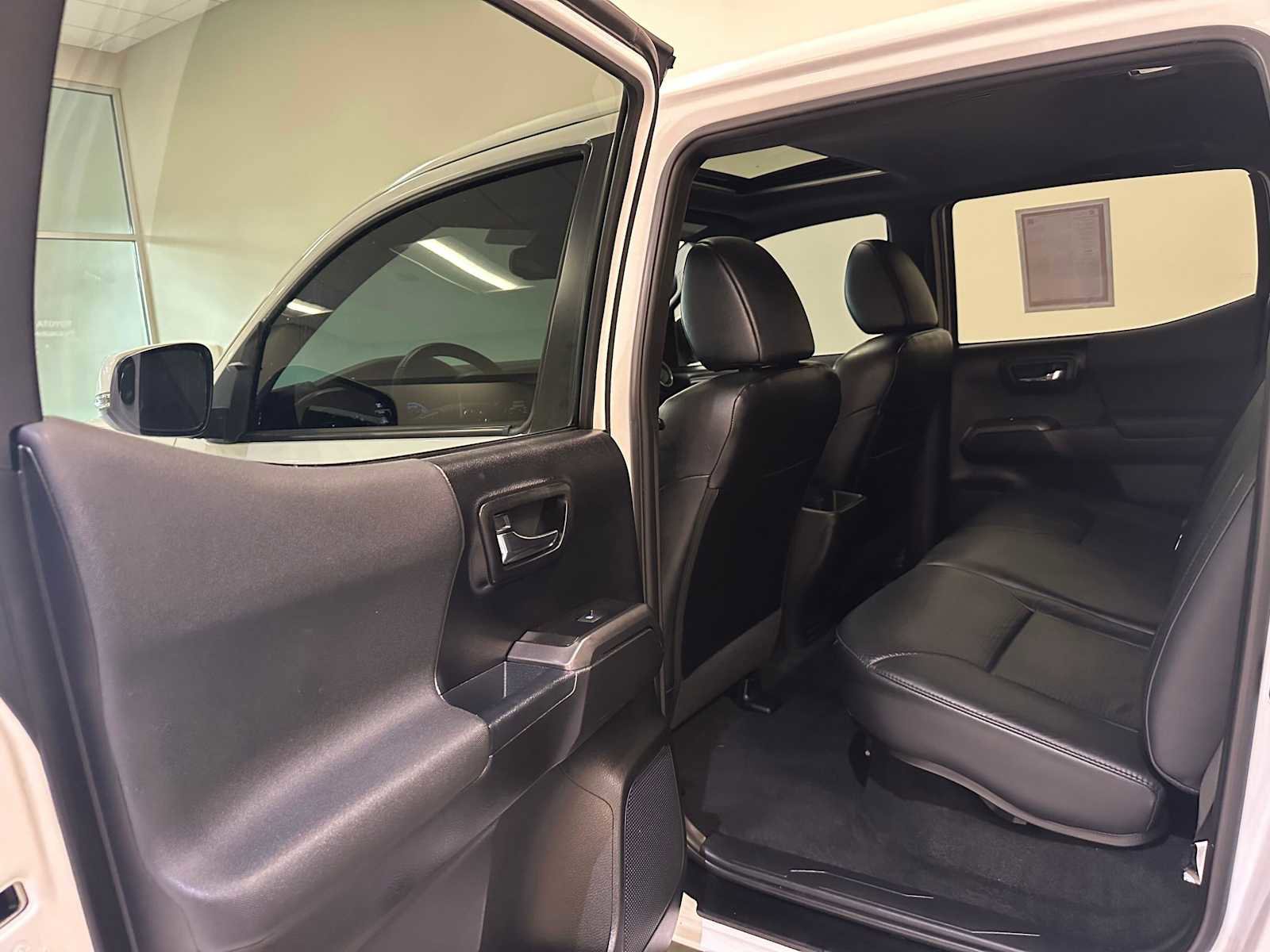 Certified 2021 Toyota Tacoma TRD Off-Road w/ TRD Premium Off Road Package AWD/4WD image 24