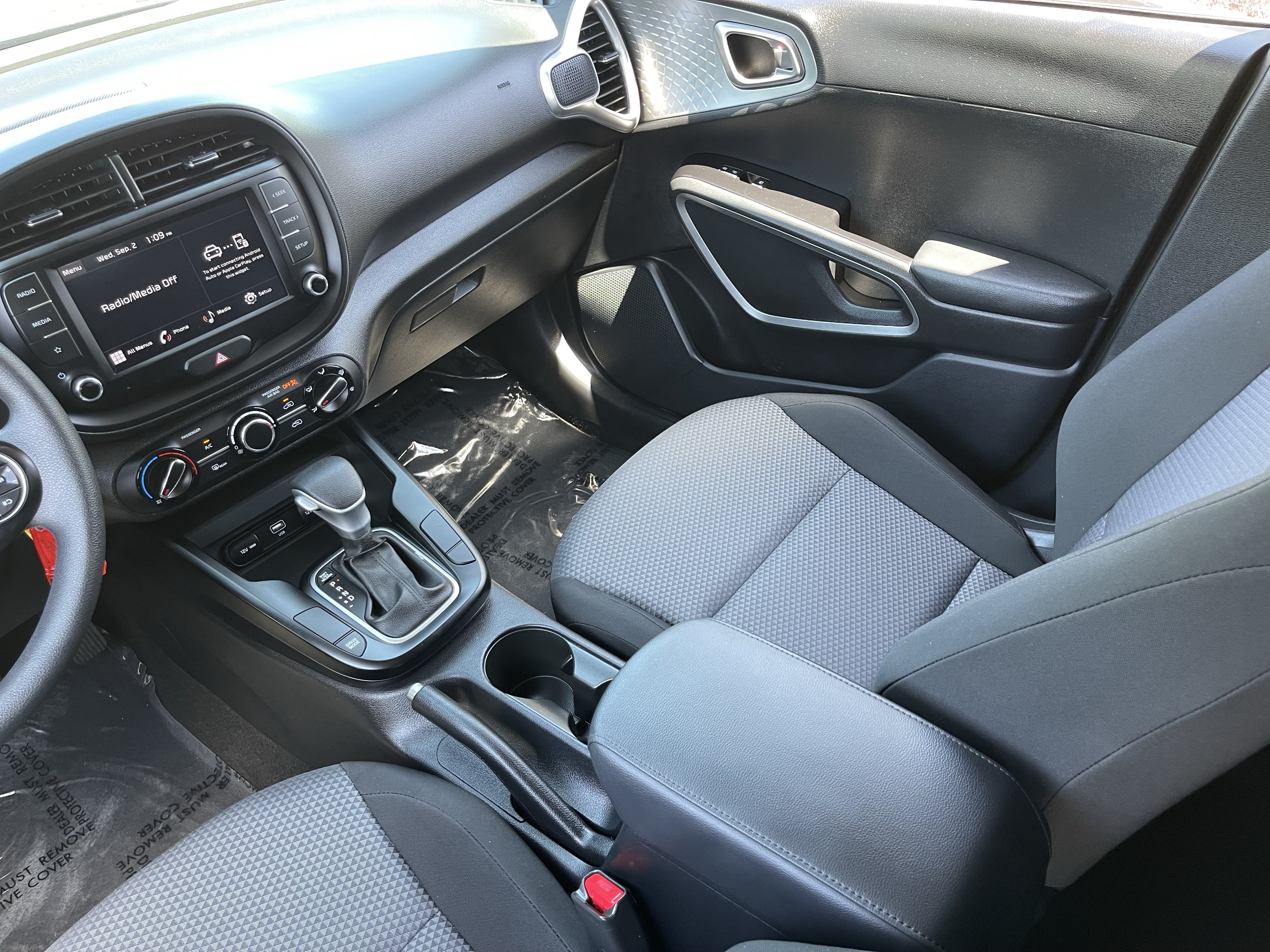 Certified 2023 Kia Soul LX w/ LX Technology Package FWD image 15