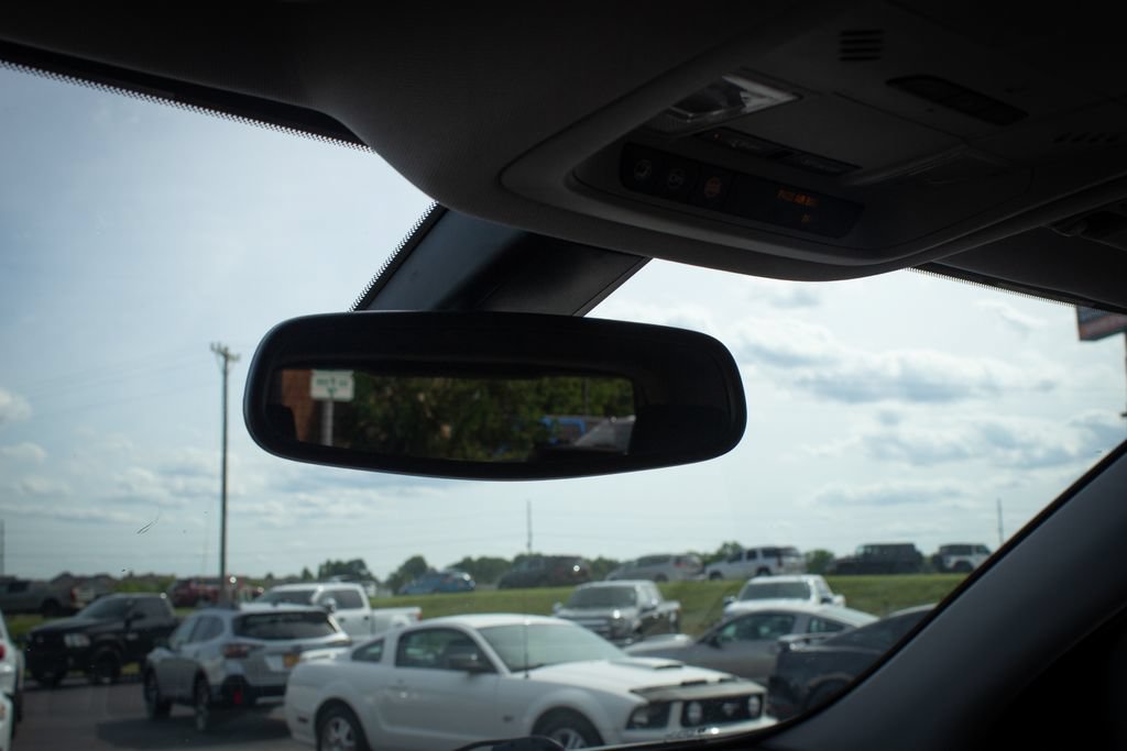 Used 2018 GMC Acadia SLT FWD image 17