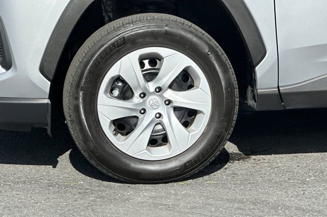 Certified 2025 Toyota RAV4 LE image 31