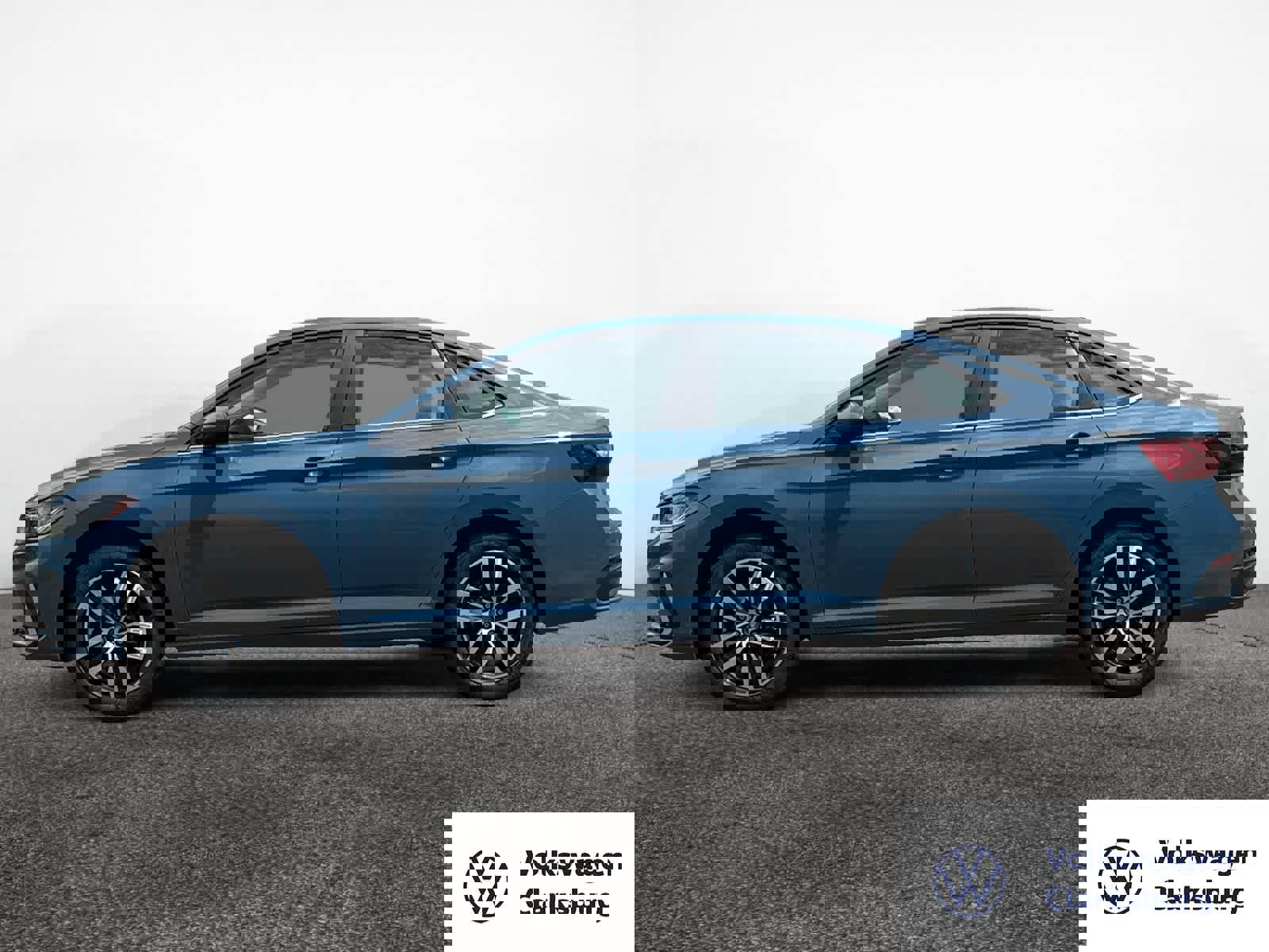 New 2025 Volkswagen Jetta SE image 2