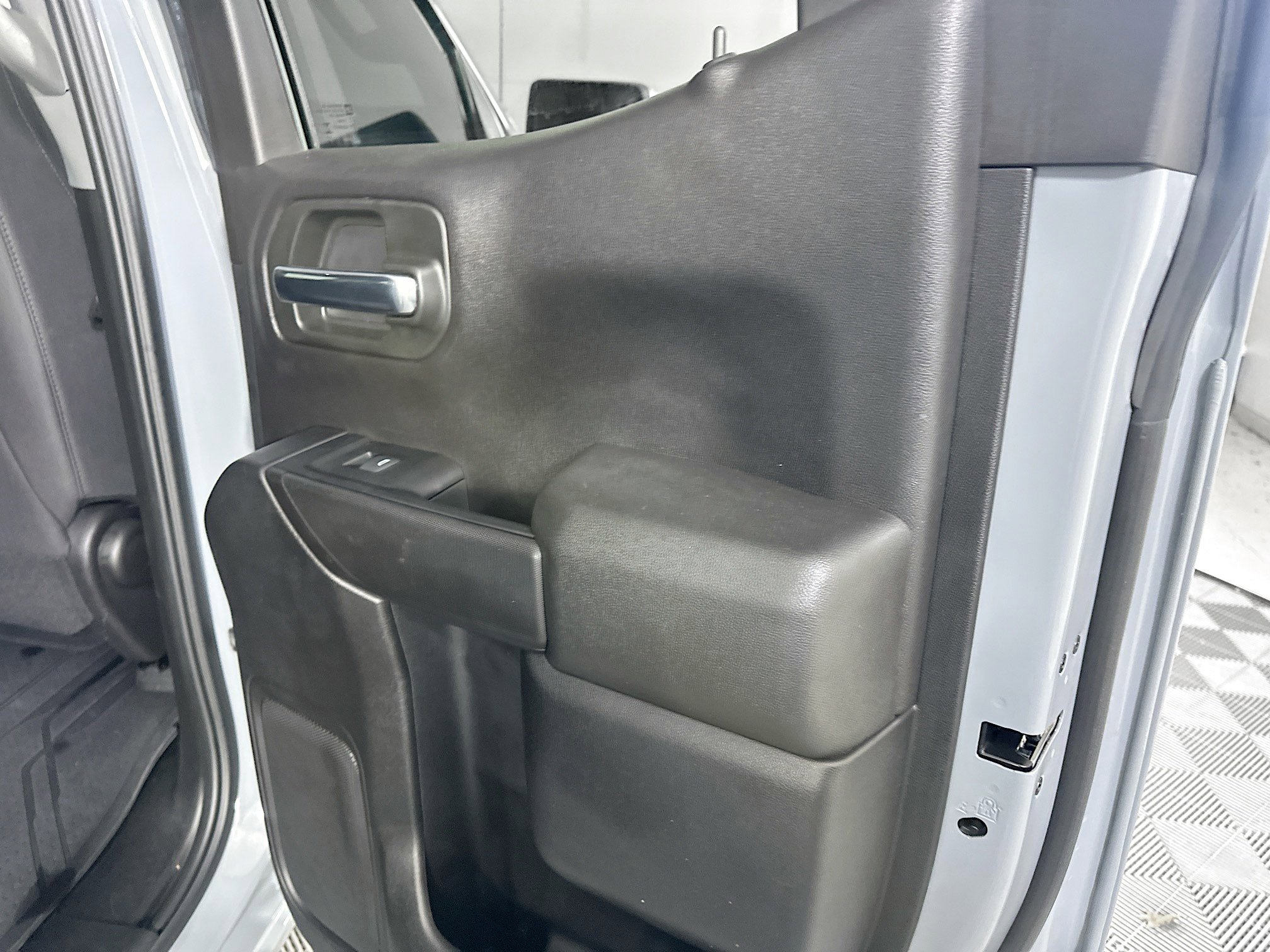 Used 2024 Chevrolet Silverado 1500 Custom w/ LPO, Dark Essentials Package image 28