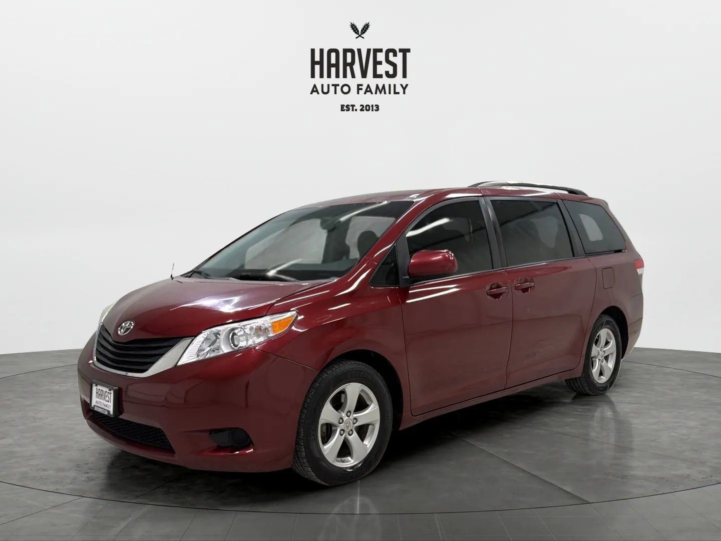 Used 2011 Toyota Sienna LE FWD image 1