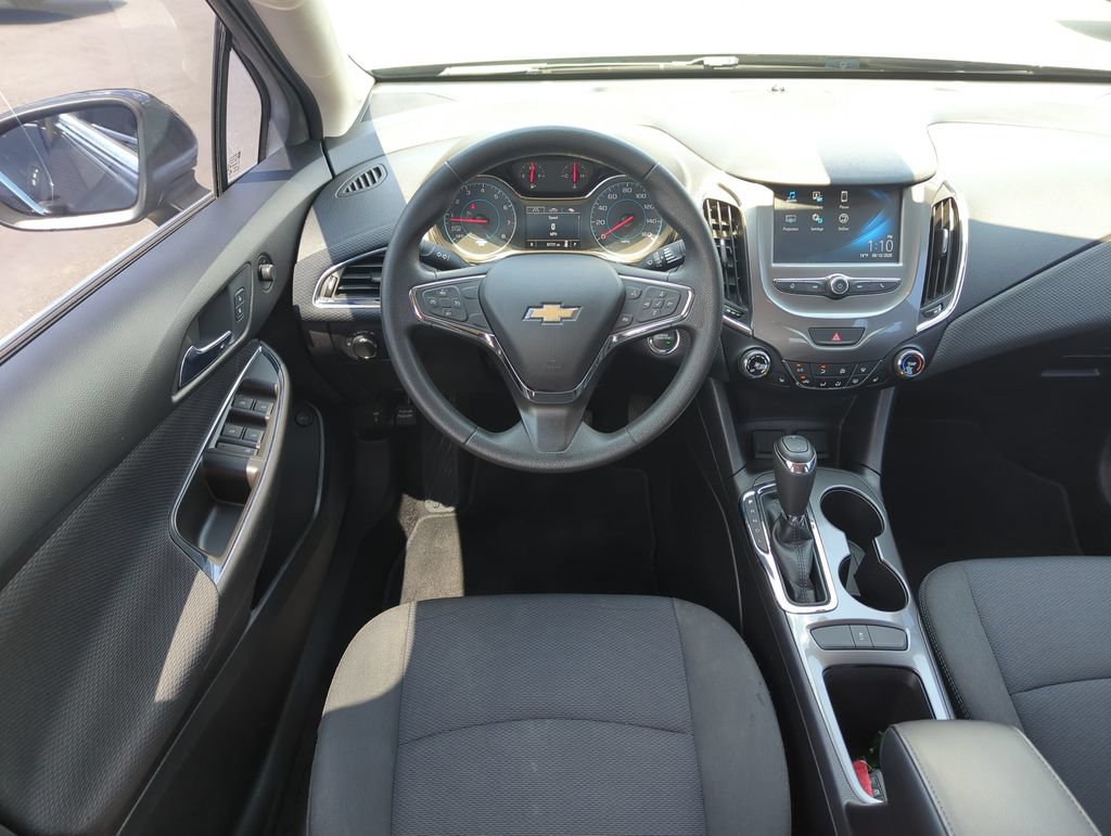 Used 2017 Chevrolet Cruze LT w/ Convenience Package FWD image 14