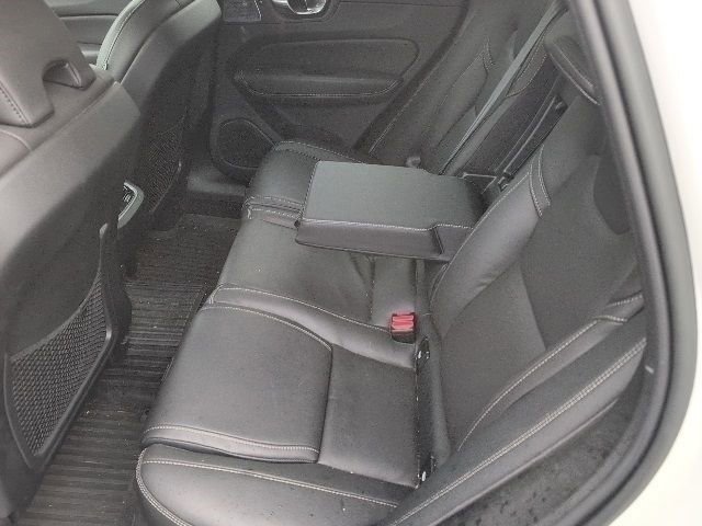 Used 2023 Volvo XC60 B5 Ultimate image 18