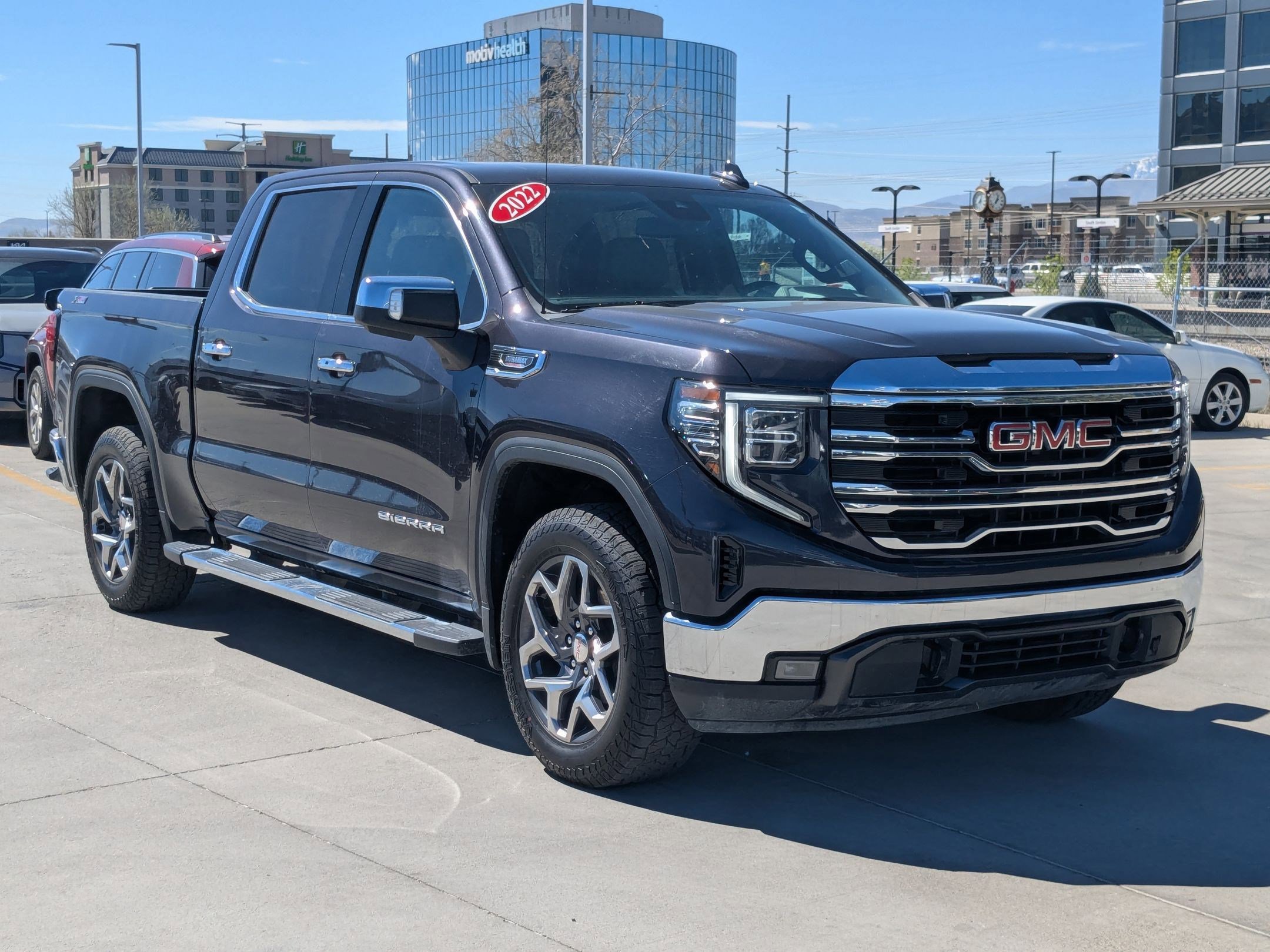 Used 2022 GMC Sierra 1500 SLT w/ X31 Off-Road Package image 8