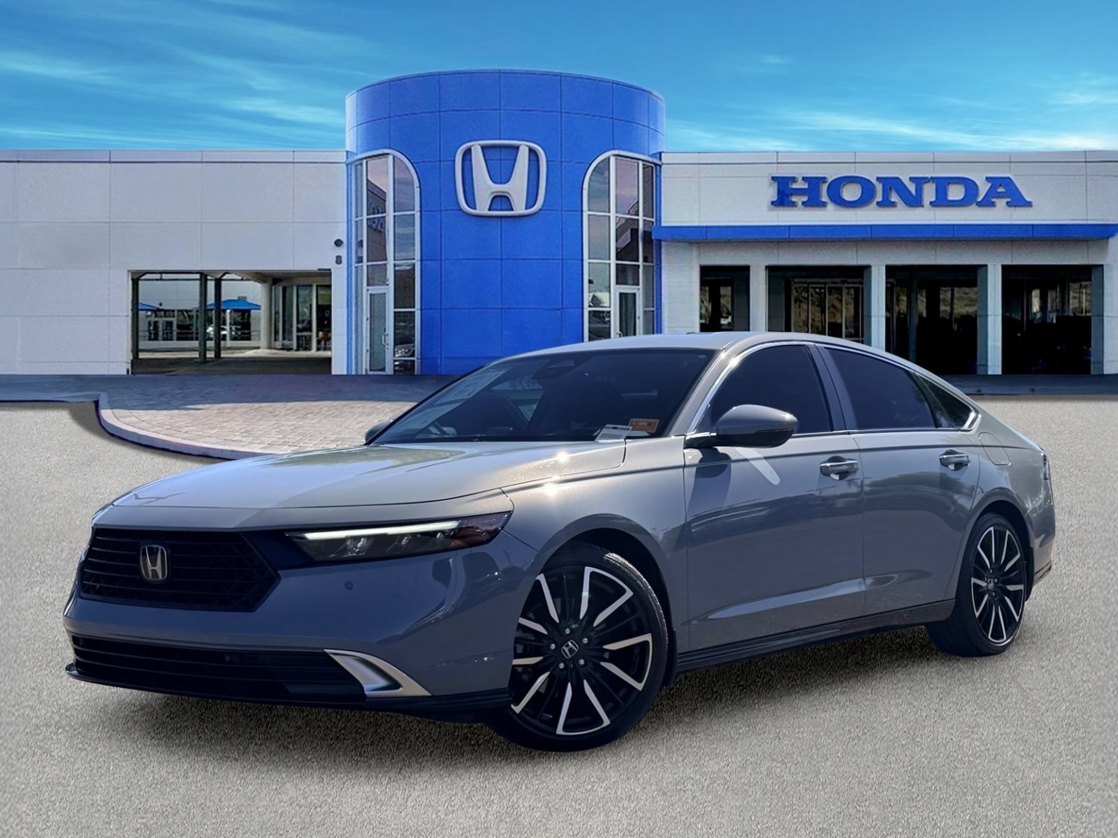 Used 2023 Honda Accord Touring image 2