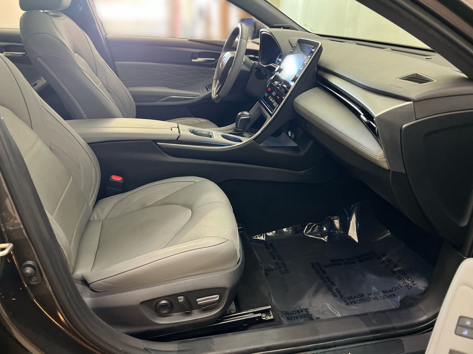 Used 2020 Toyota Avalon Limited w/ Advanced Safety Package FWD image 26