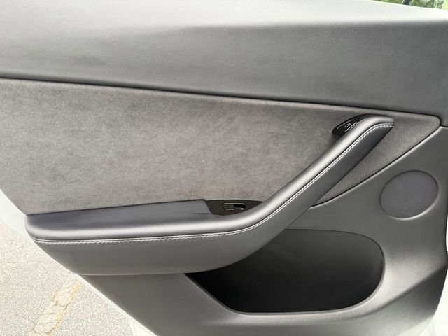 Used 2020 Tesla Model Y Long Range AWD/4WD image 19