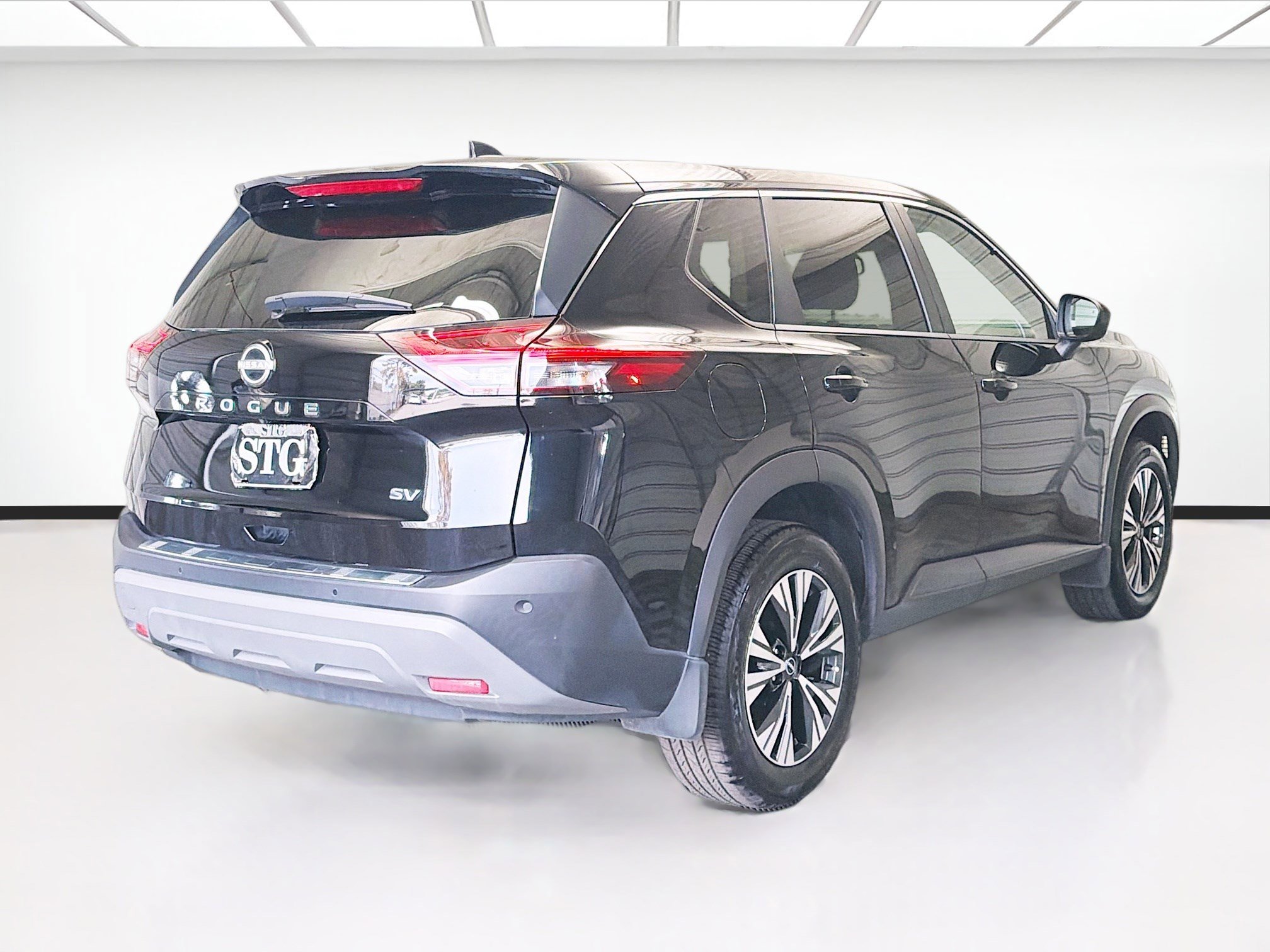 Used 2023 Nissan Rogue SV image 4