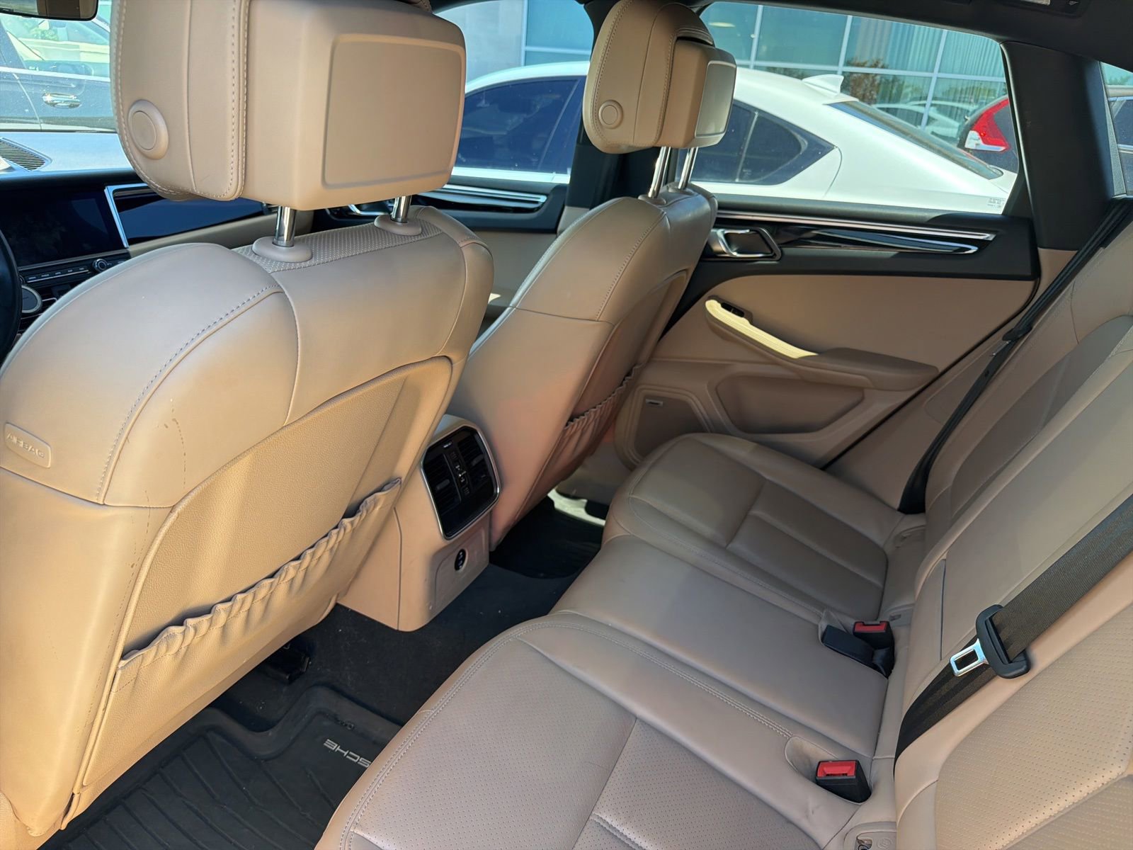 Used 2021 Porsche Macan AWD/4WD image 4