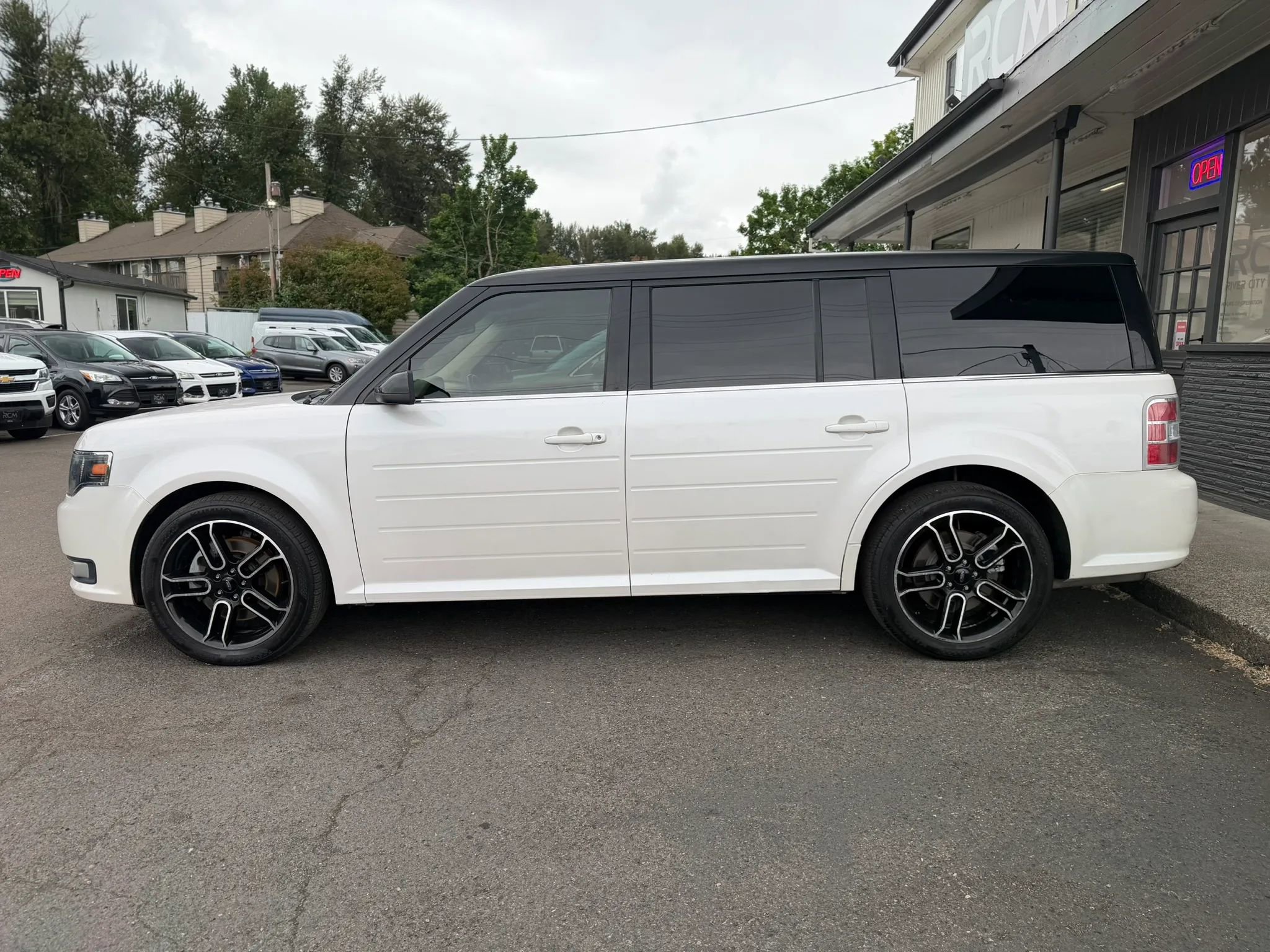 Used 2013 Ford Flex SEL FWD image 4
