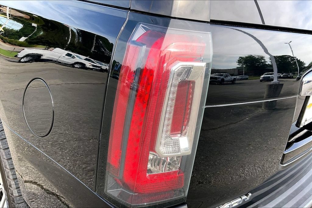 Used 2020 GMC Yukon Denali w/ Denali Premium Package AWD/4WD image 31