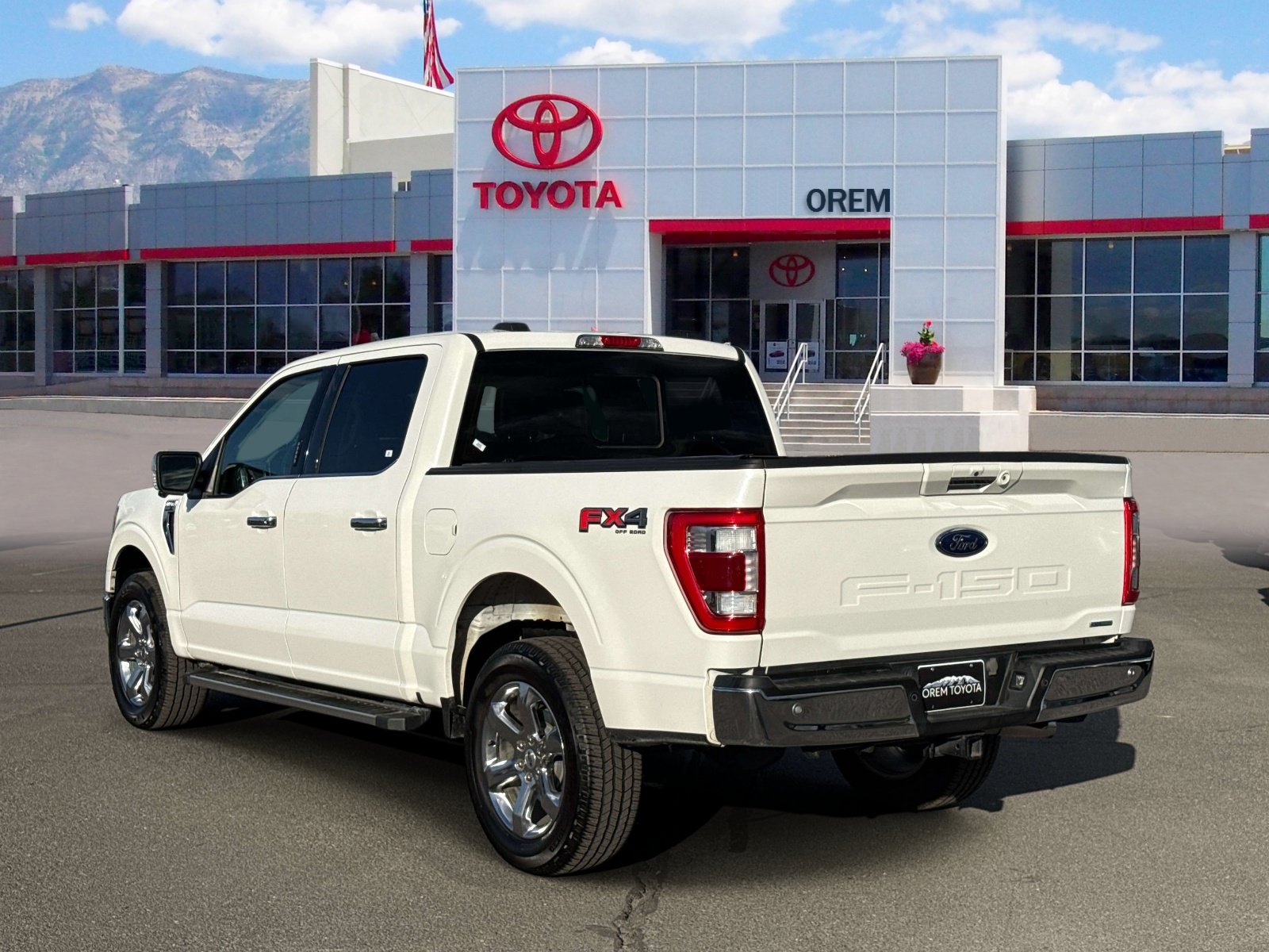 Used 2023 Ford F150 Lariat w/ Trailer Tow Package AWD/4WD image 6