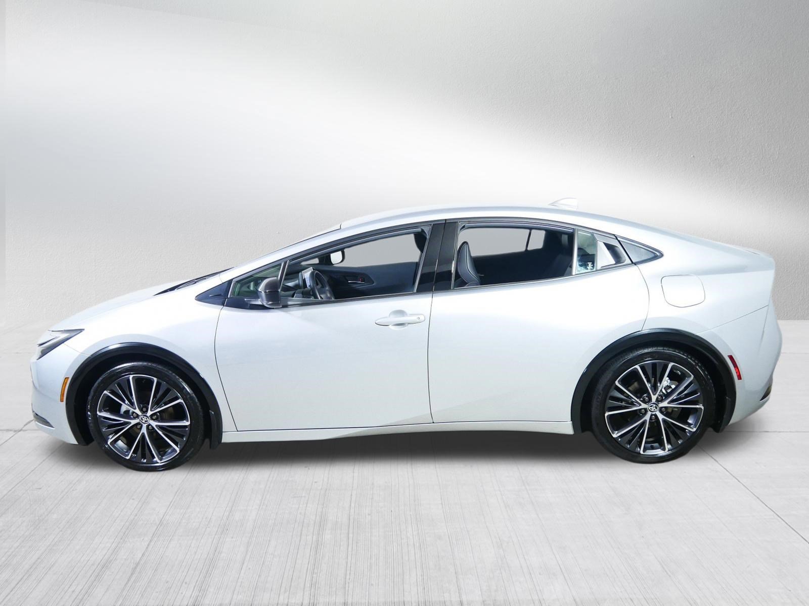 Used 2024 Toyota Prius XLE image 4