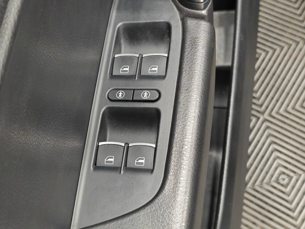 Used 2012 Volkswagen Touareg TDI AWD/4WD image 41