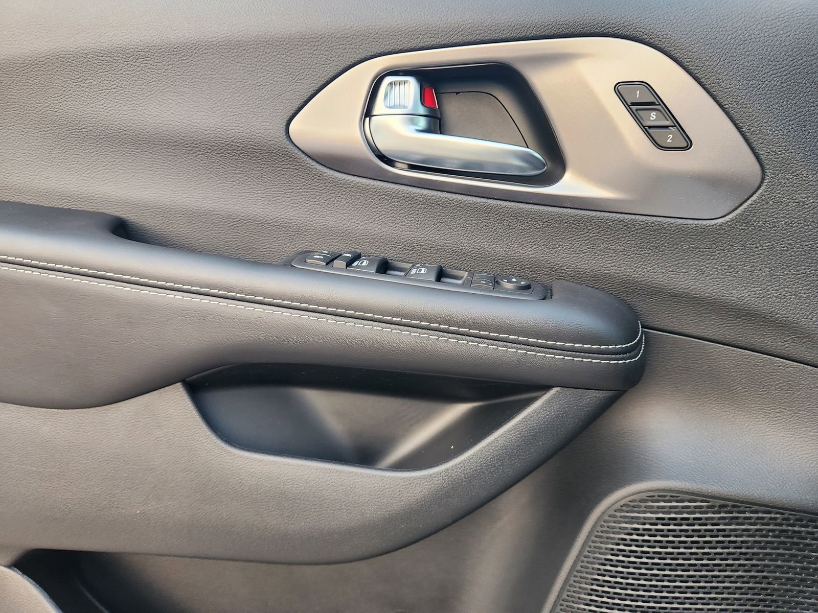 New 2026 Chrysler Pacifica Select image 18