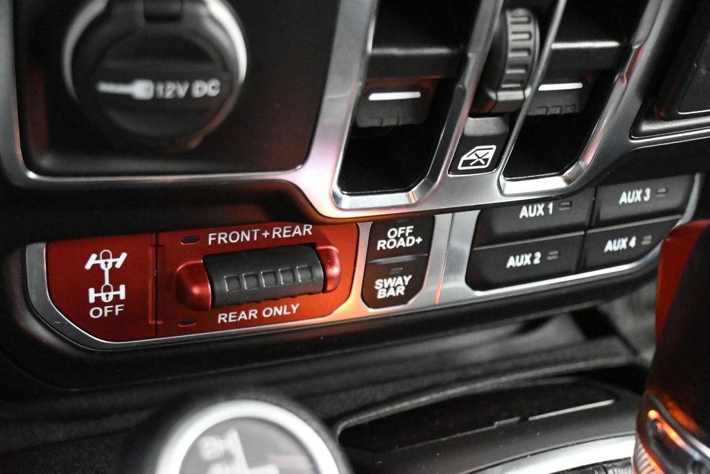 Used 2024 Jeep Wrangler Unlimited Rubicon w/ Convenience Group AWD/4WD image 19
