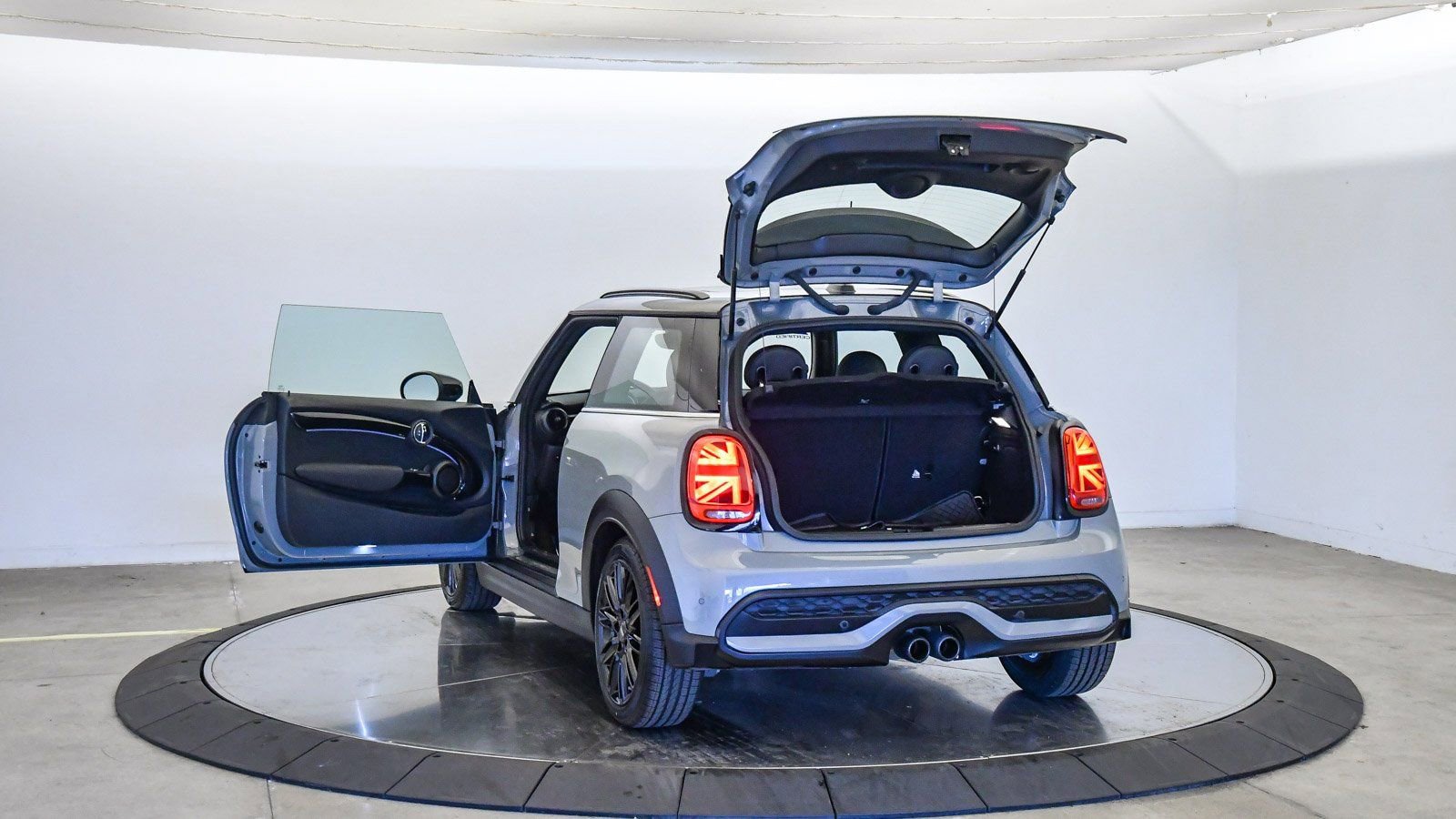 Certified 2023 MINI Cooper S image 27