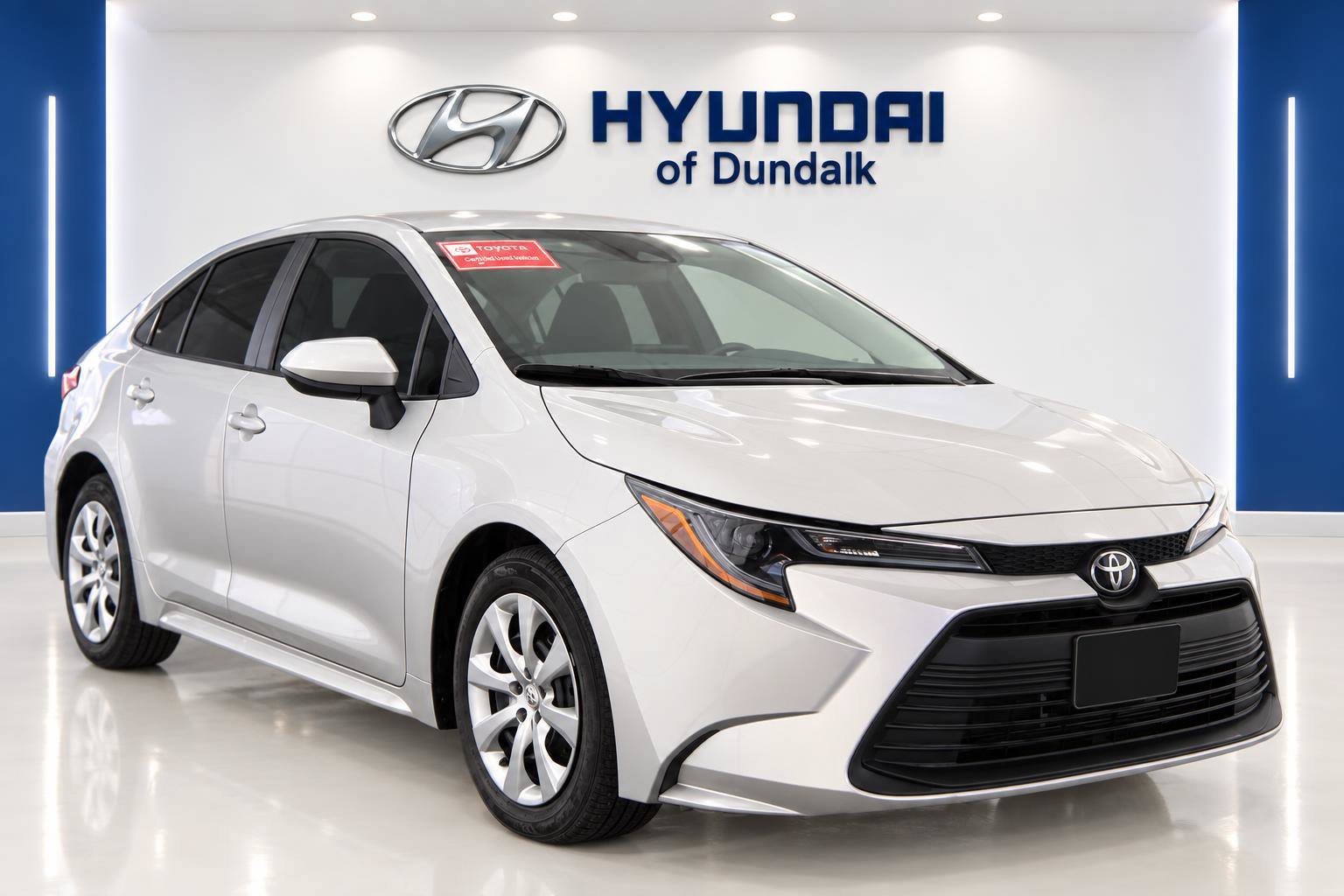Used 2025 Toyota Corolla LE FWD image 3