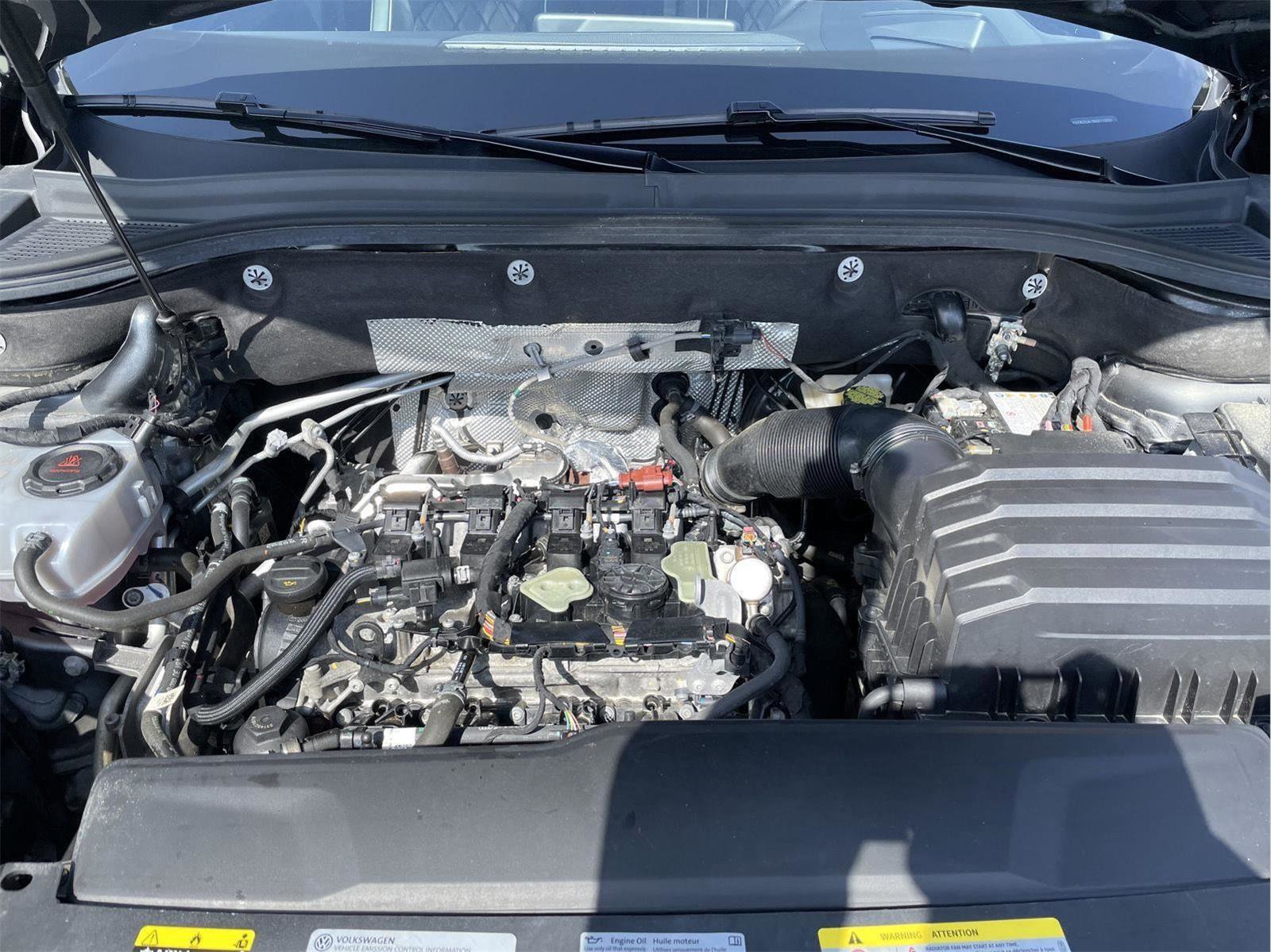 Used 2024 Volkswagen Atlas SEL Premium R-Line image 11