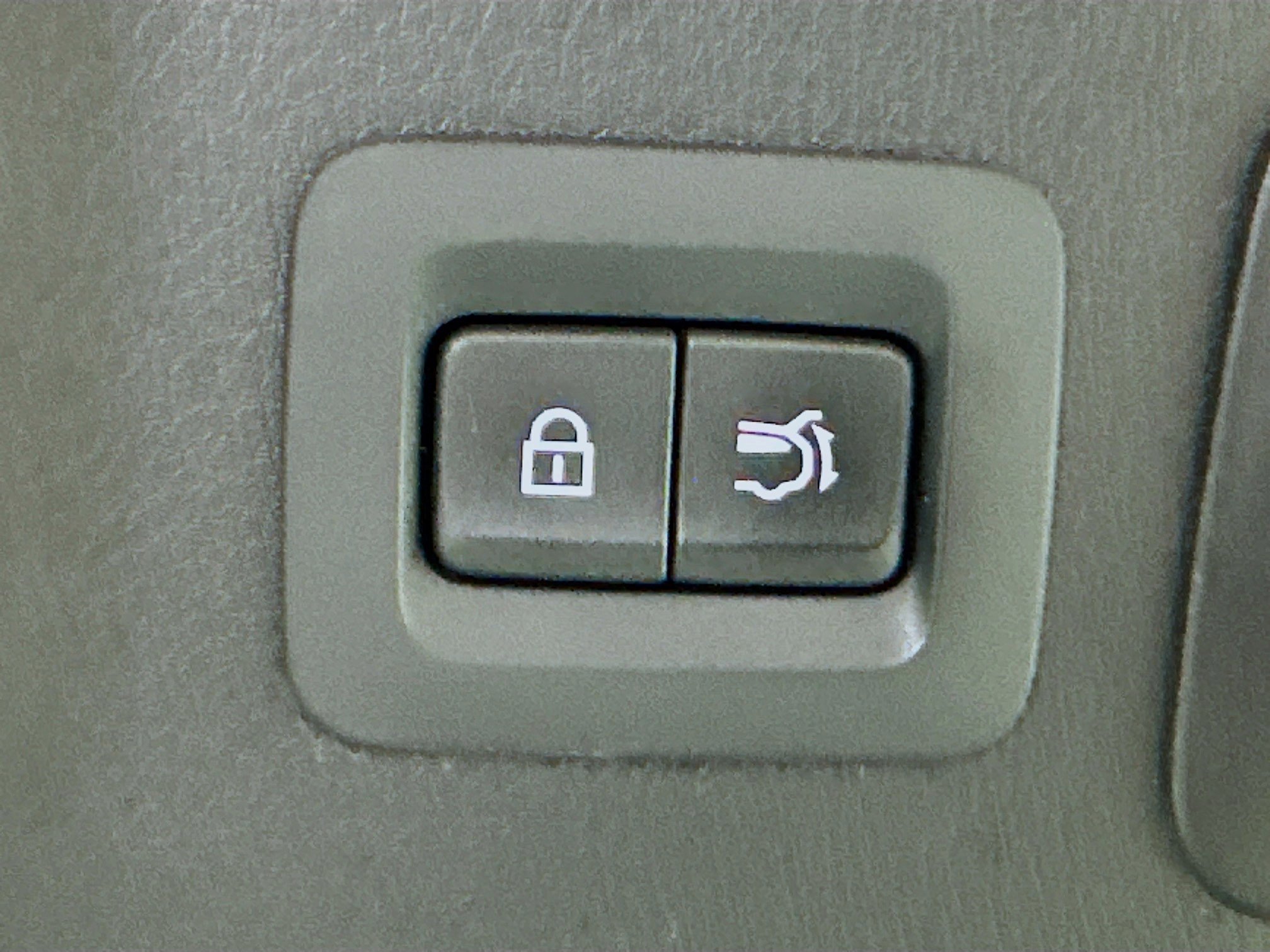 Used 2024 MAZDA CX-90 Plug-In Hybrid w/ Premium Plus image 32