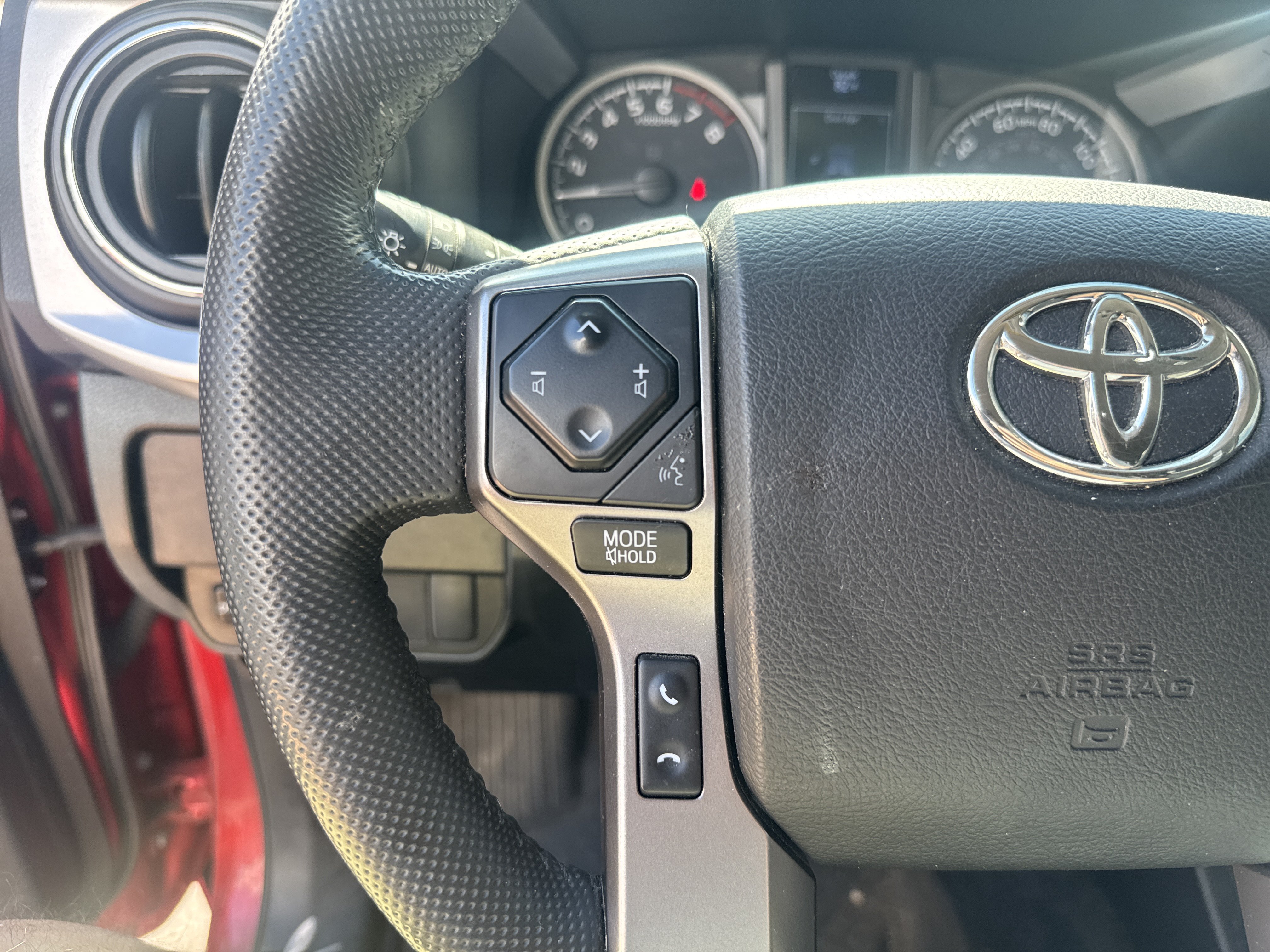 Used 2022 Toyota Tacoma SR5 w/ Technology Package AWD/4WD image 18