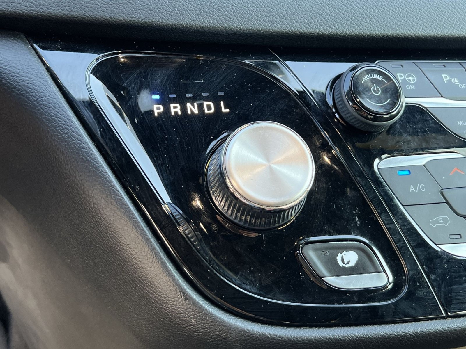 Used 2020 Chrysler Pacifica Touring-L Plus FWD image 19