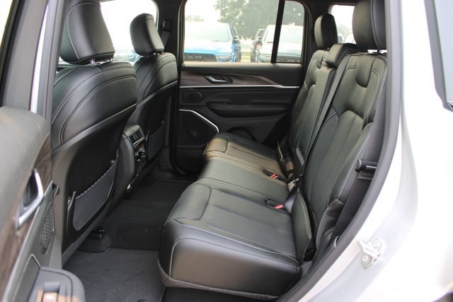 New 2026 Jeep Grand Cherokee Limited AWD/4WD image 44