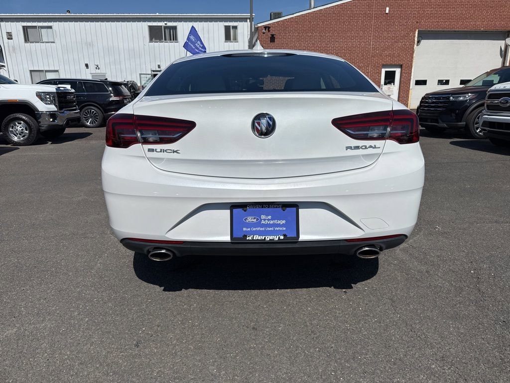 Used 2018 Buick Regal Essence w/ Sights and Sounds Package FWD image 6