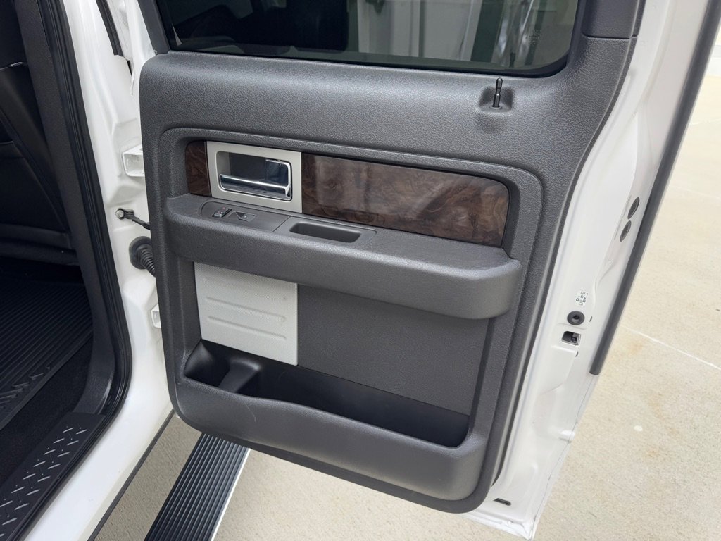 Used 2014 Ford F150 Platinum image 28