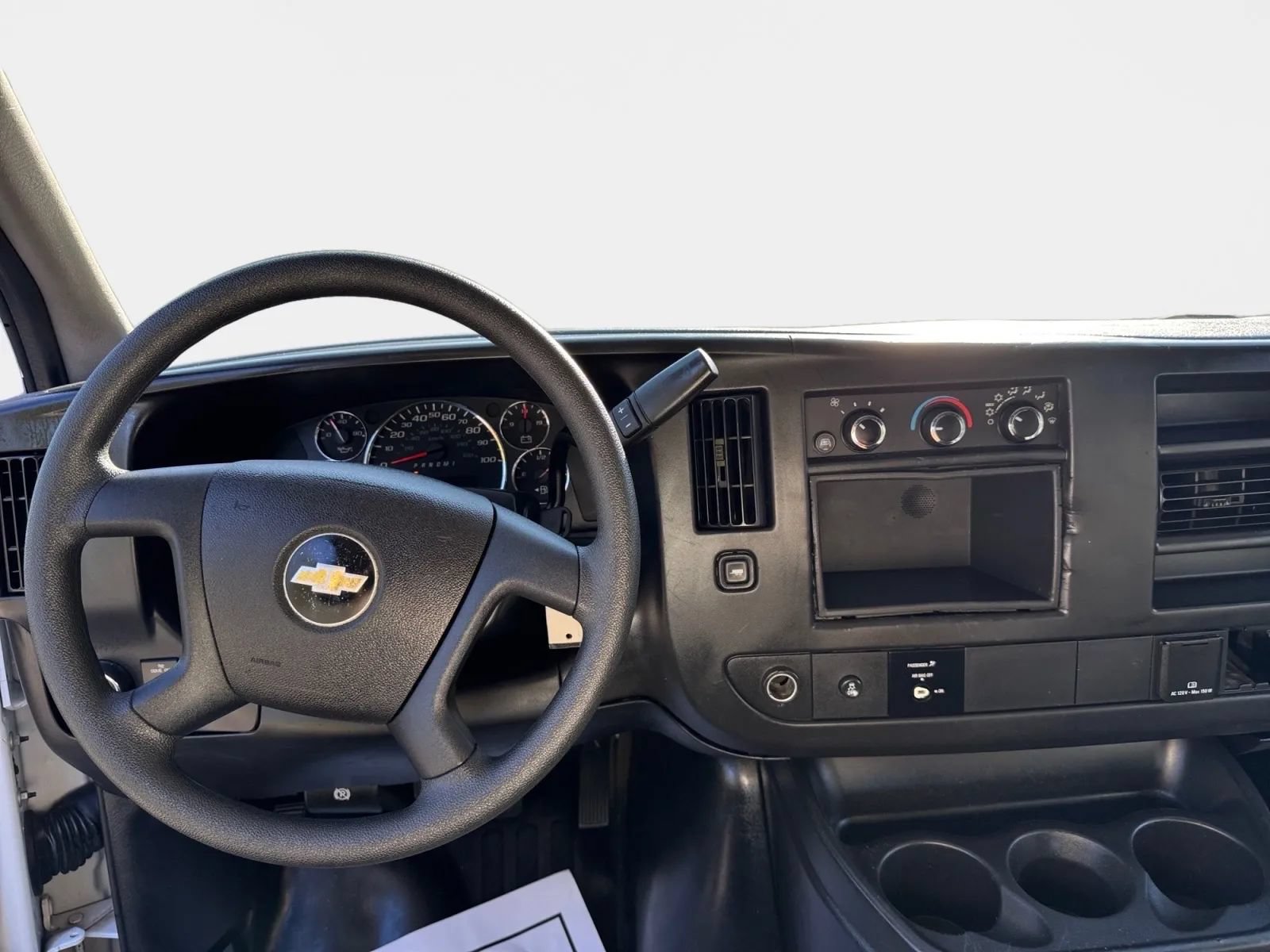 Used 2015 Chevrolet Express 3500 Extended RWD image 11