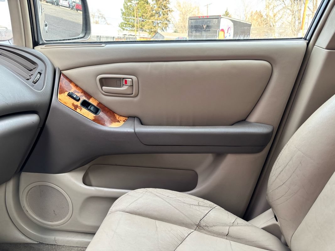 Used 2000 Lexus RX 300 FWD image 9