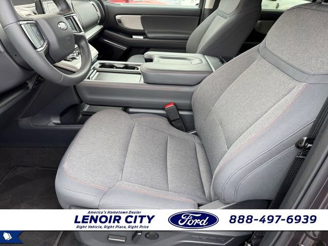 Used 2025 Ford Expedition Active RWD image 10