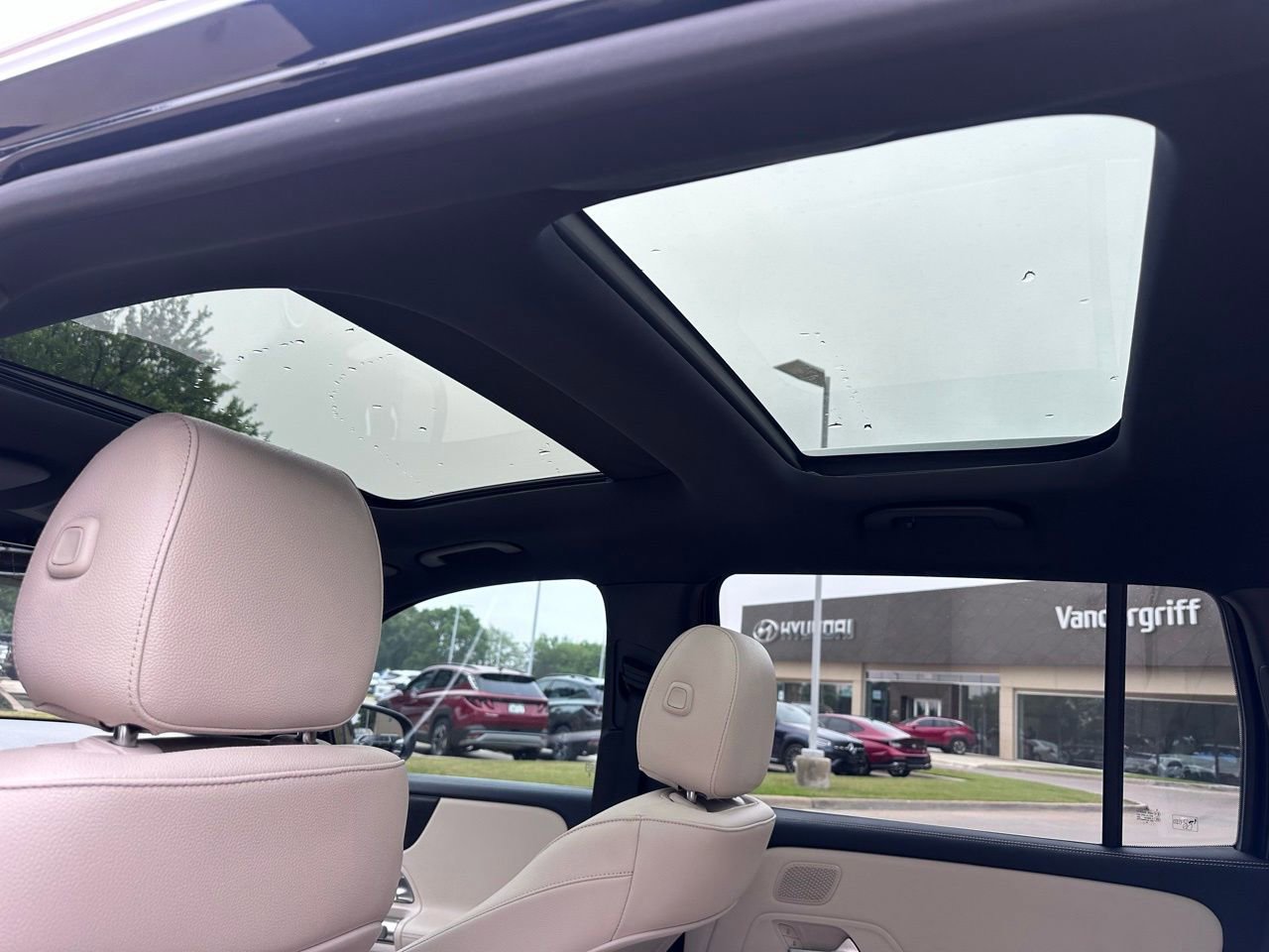 Used 2025 Mercedes-Benz EQB 250+ image 18