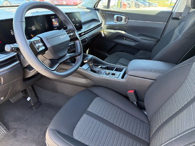 New 2026 Kia Sorento LX FWD image 15