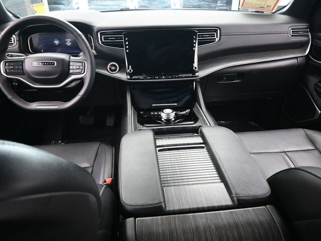 Used 2023 Jeep Wagoneer Series III w/ Preferred Equipment Group image 40